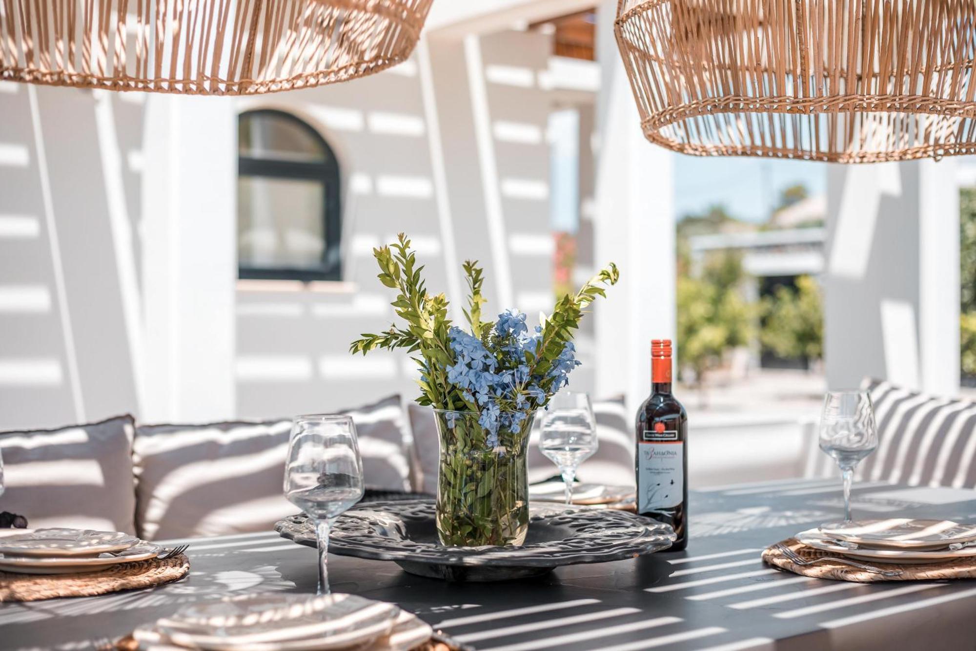 Oneiro Villa - Voted The Best Villa In Rhodes, Greece! Pefki Buitenkant foto